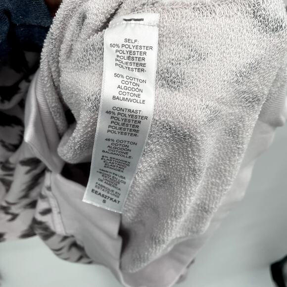 MICHAEL STARS NWT Evereve Camila Ikat V-Neck Sweatshirt // S - Picture 8 of 11